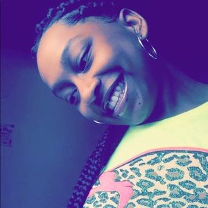 Meet your Posher, Khalia